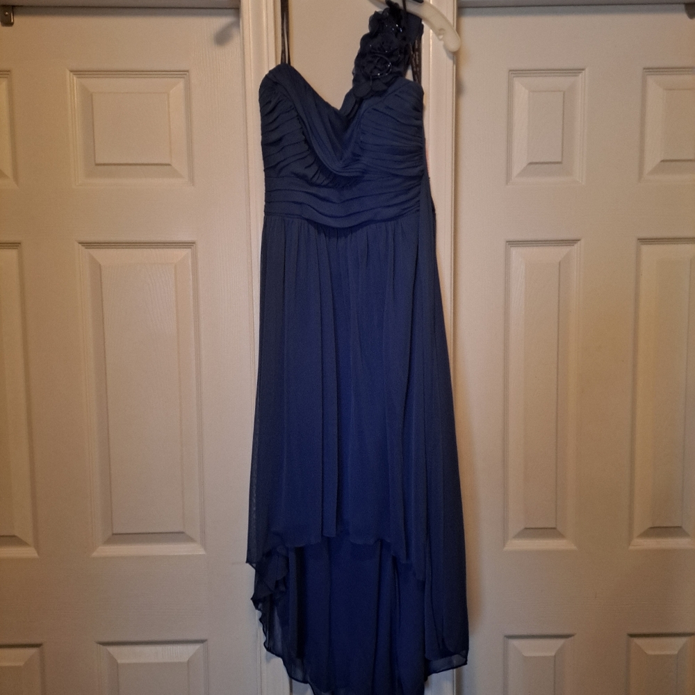 Clothes and shoes - Picture 4 of 15